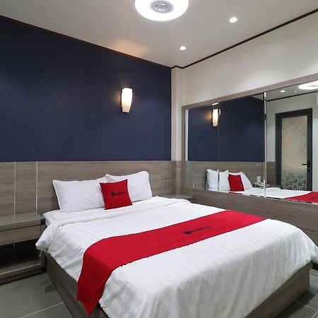Отель Reddoorz Plus & Cloud 9 Quang Trung Хошимин Экстерьер фото